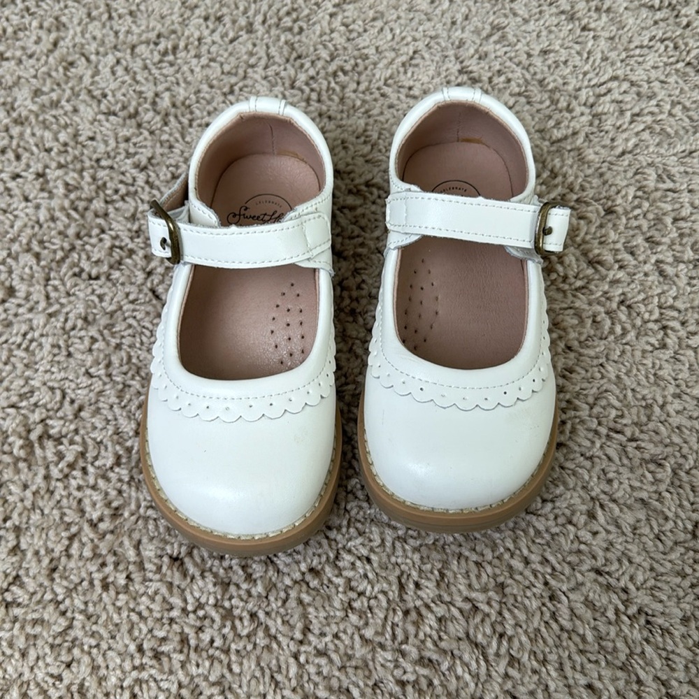 Scalloped Mary Jane’s